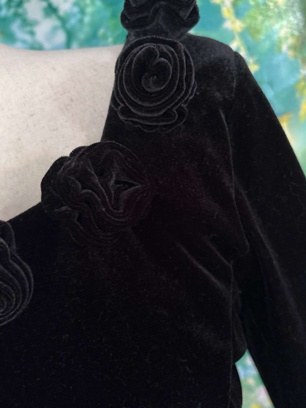 Midnight Velvet Black Velvet Rose-Trim Long Sleeve Sheath Dress - Picture 3 of 7